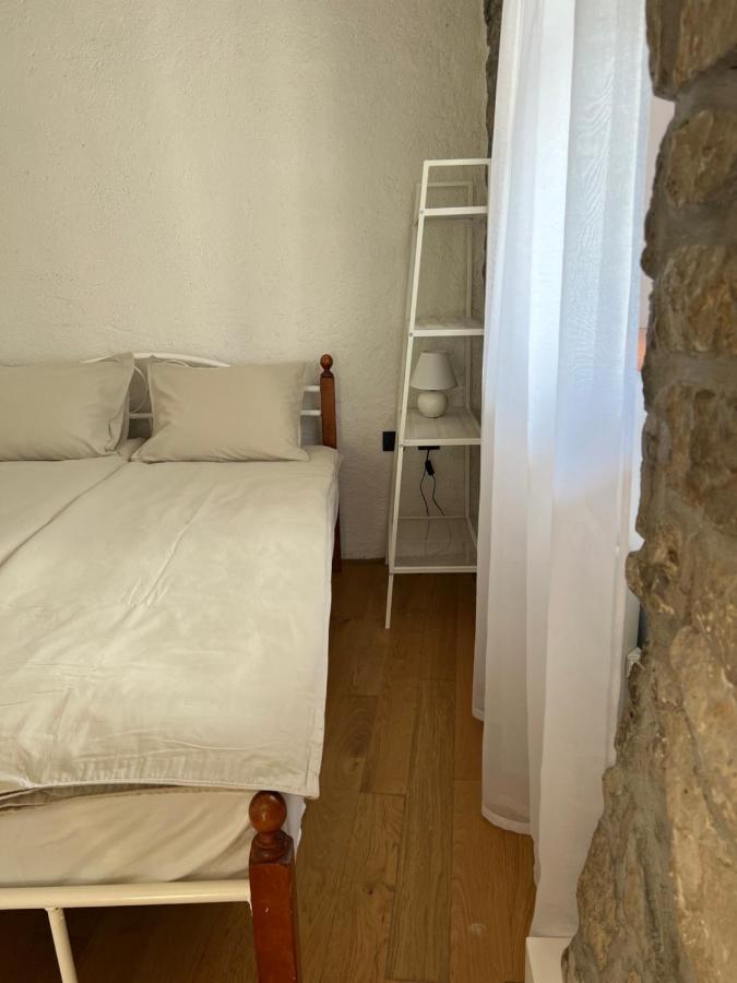 Guesthouse 45 Dutovlje Exterior photo
